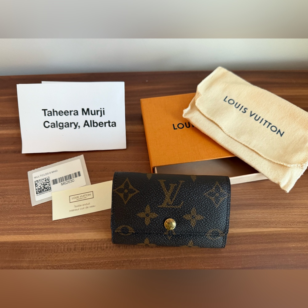 Louis Vuitton 6 Key holder